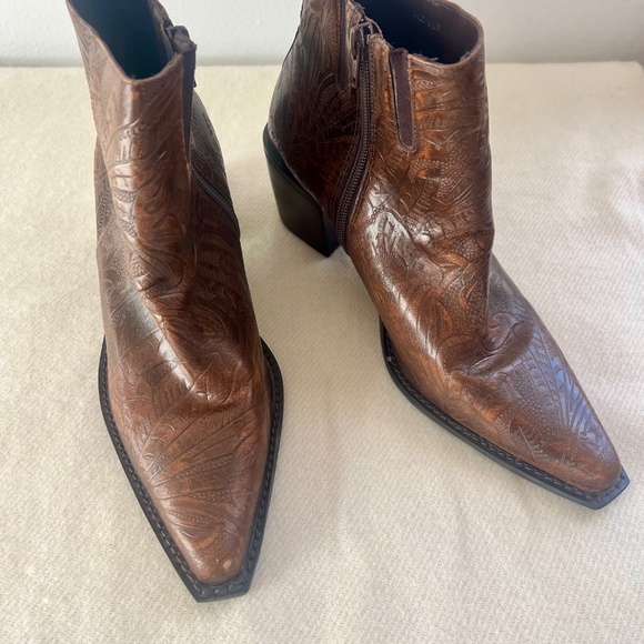 Ipanema - Hand Tooled Leather Ankle Boot (9.5) - Picture 2 of 7